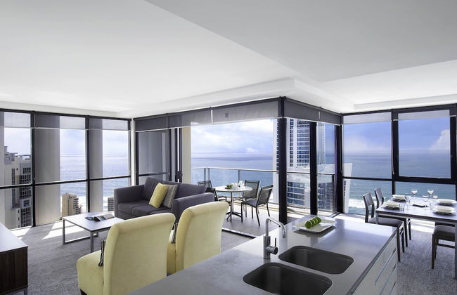 Mantra Circle on Cavill - Photo 29