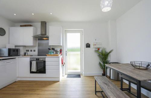 8 Iris Cottage 4-BR Coastal Home in Suffolk - Foto 19