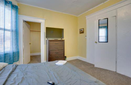 Easy City Commuting! Walkable Newark Duplex - Photo 14