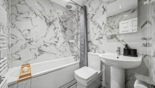 London Gem - Private Parking & Patio, 7m to Station - Foto 5