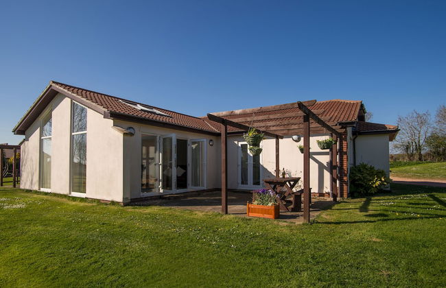 Stoneleigh Village - Photo 1