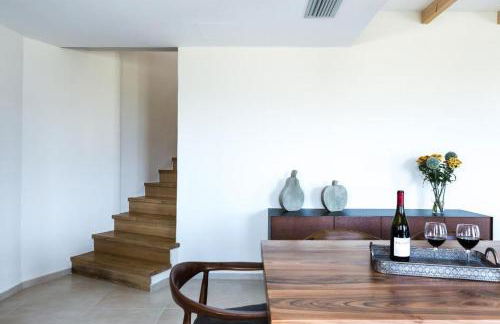 Upper View Villa, with private pool - Photo 26