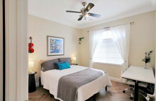 2BR Condo On Venice Island - Minutes To Beaches - Foto 27