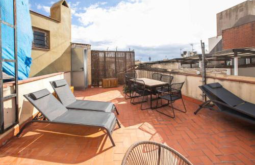31ARA1092- Newly Refurbished 2BR Flat in the Gothi - Photo 4