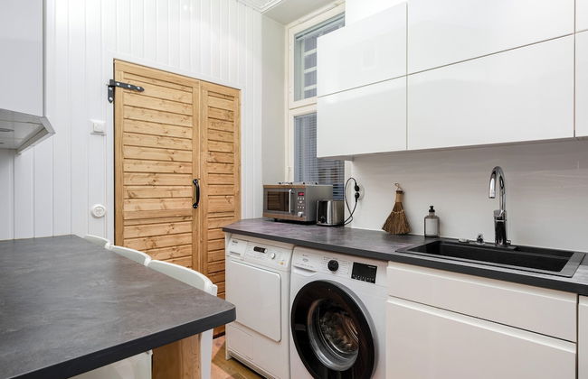 Historical Apartment in Tampere Downtown with Free Parking - Photo 13