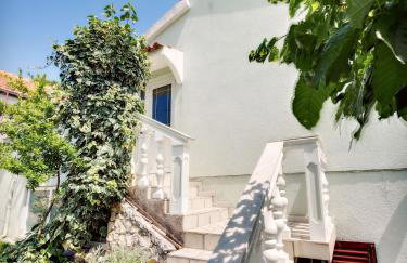 Apartments by the sea Prvic Luka, Prvic - 12064 - Photo 3