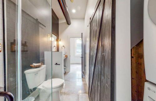 Luxury 8 Bed/4 Ba NuLu Home Private yard/parking - Foto 79