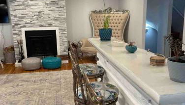 A Regal Retreat- Exclusive Parking, Prime Location - Foto 3