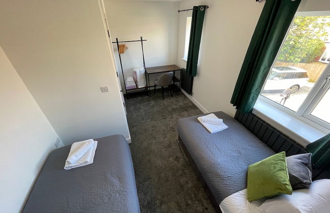 Brand New High Spec House with parking - Foto 4