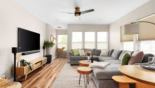 Sunflower House - Luxe Retreat with Sauna & Hot Tub - Foto 3