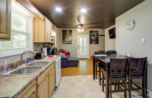 Private Hot Tub, Yard Pet-Friendly Whittier Cabin - Foto 7