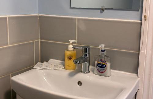 By-the-Beach, Sea view 2 bedroom Loft Studio Apartment & Free Parking - Foto 25