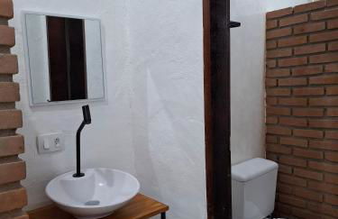 Lua Chalés 14 chalés equipados com churrasqueira individua , piscina e hidro incluindo café da manhã servido no quarto , roupa de cama, toalhas de banho e de praia a apenas 600 metros da praia de Maresias - Foto 25