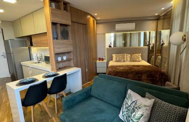 Apartamento área central portaria 24 horas - Foto 1