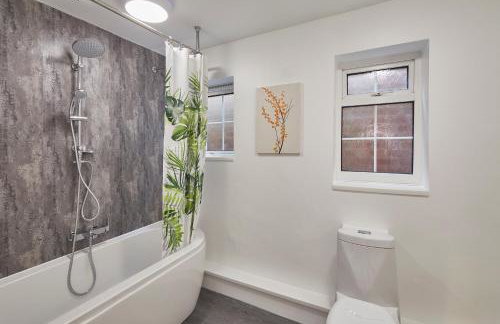 Dacama at Dene Grove- with Patio and 2 Free Parking - Photo 4