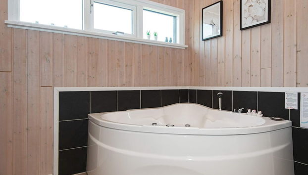 6 Person Holiday Home in Tarm - Foto 3, Tratamientos de spa