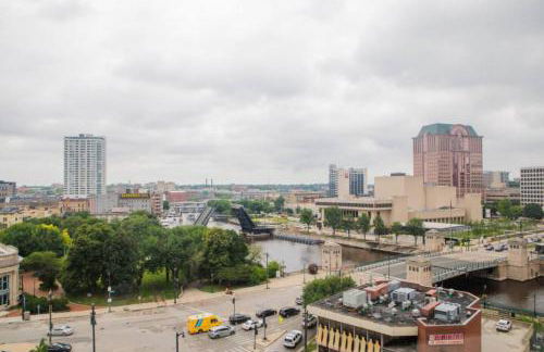 Westown Studio Apt Near Fiserv, Baird, and Theater District - Foto 8