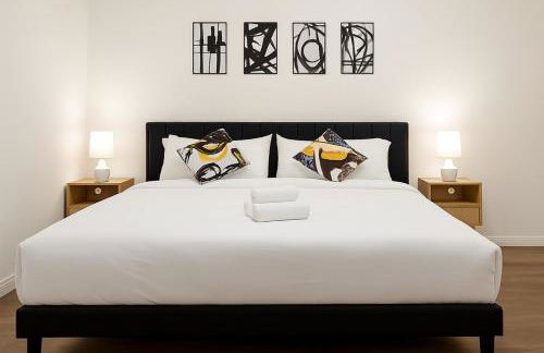 KINGbed resort style pool gym nearTheHeights - Foto 4