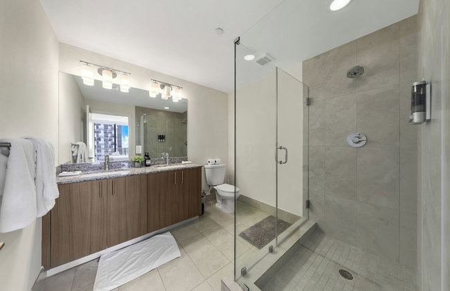 Downtown Doral Condo w-Free Parking - Foto 103
