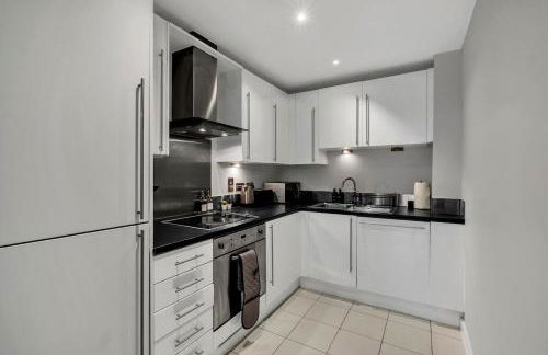 Modern 1BR Apartment Near ExCeL London & O2 Easy Access to Central London - Foto 4