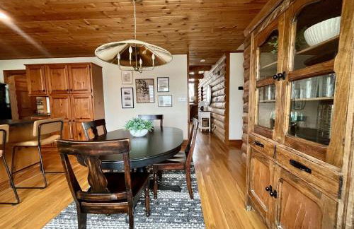 Luxury Log Cabin w Beach & Dock Sleeps 12 - Photo 32