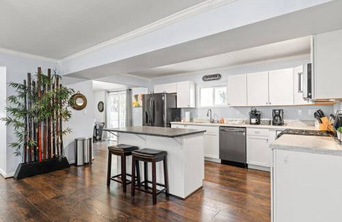 The Bamboo House! Dog-Friendly Home n RVA Sleeps 8 - Foto 11