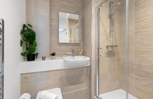 Cosmopolitan Living: Upscale 1BR Gem in Beckenham - Foto 25