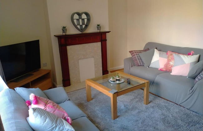 Spacious 3bed House in Walsall With Parking Onsite - Foto 20