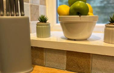 CWTCH COTTAGE Llantrisant 2 bed home - sleeps 4 - Foto 26