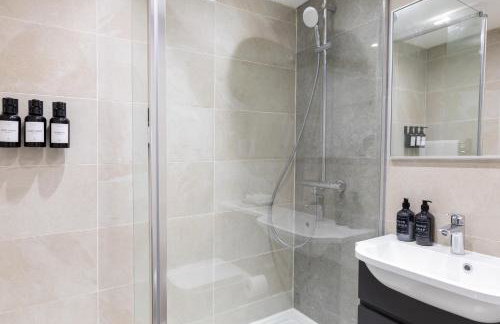 West London Apartment with easy access to Heathrow Airport & Twickenham Rugby Stadium - Foto 18