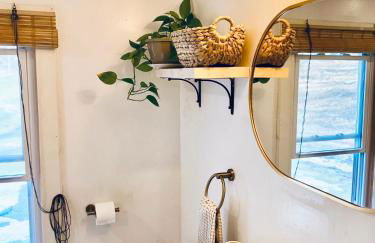 Cozy Cottage with Jacuzzi, Sauna, Fire Pit and Reading Nook! - Foto 28