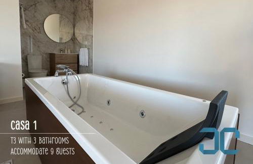 Arada Property - 4 Houses in 1 Private Property, Free Parking and Hot Tub - Foto 24