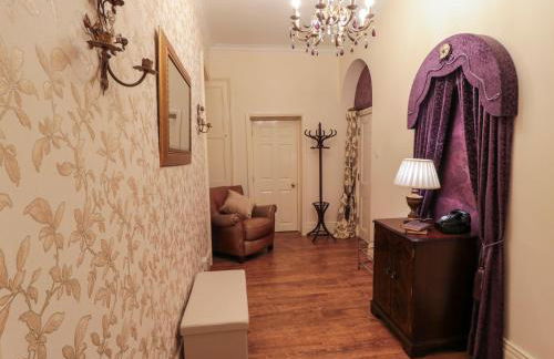 Sneaton Hall Apartment 4 - Photo 13