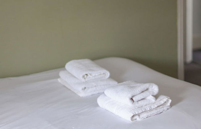 Spacious & Chic 3bed House in London - Photo 19