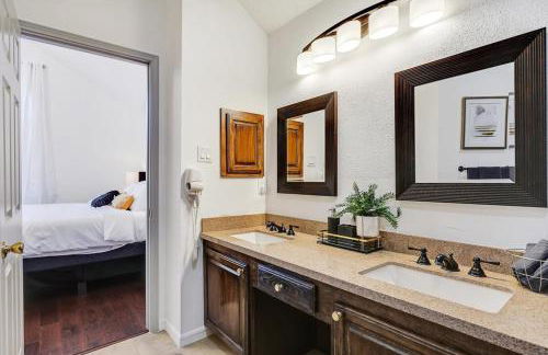 Glamorous 4BR 2,5BA Holiday Home with Pool, Game Room & Fire Pit - Foto 12