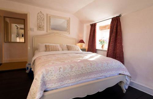 Farm Cottage a cute C17th cottage a walk across the fields to a great pub - Foto 32