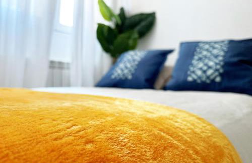 Rastro, Plaza Mayor and Madrid Río - Photo 9