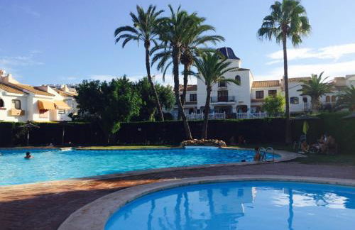 Bonita casa en urbanización privada muy cerca del mar y de Alicante - Foto 27