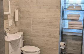 Rooftop GreeneHouse Suite - Photo 26