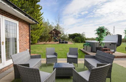 Deluxe 4 or 5 Bed House with Hot Tub, Cinema Room Sleeps 15 - Foto 49