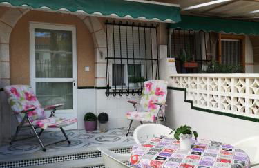 Yaya Julia - Photo 1