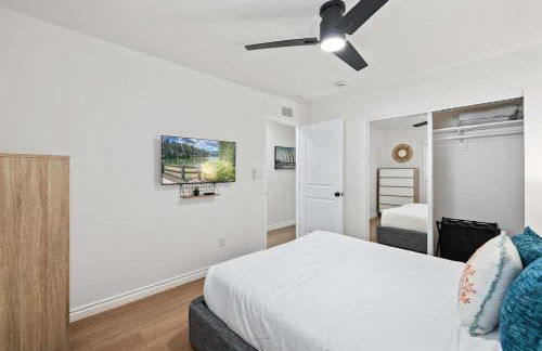 2BR 2BA Home Hot Tub, Firepit, Yard, BBQ, Parking - Foto 14