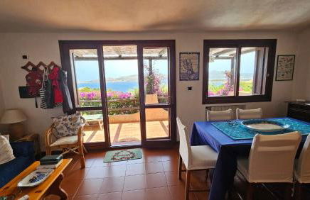 LA TERRAZZA SUL MARE - panoramic cottage overlooking sea and Caprera island in a quiet residential area - 150 mt from the sea - Photo 15