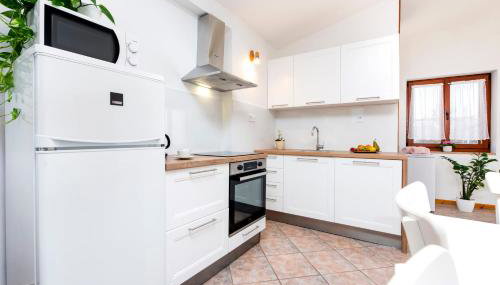 Charming House Nino with a fenced yard - Foto 3