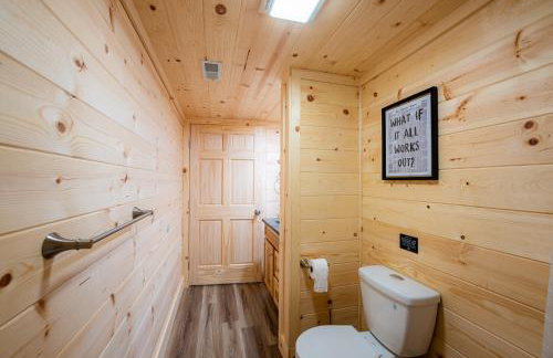 The Wilderness Cabin - Shenandoah Getaway - HotTub, Arcade, RiverAccess - Foto 46