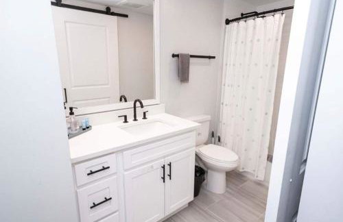 Fun Cozy 1 Br King Apts - 1 25 Mile Walk to TIAA Bnk Fld - Foto 28