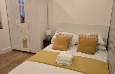 Luxurious home away from home - Photo 11