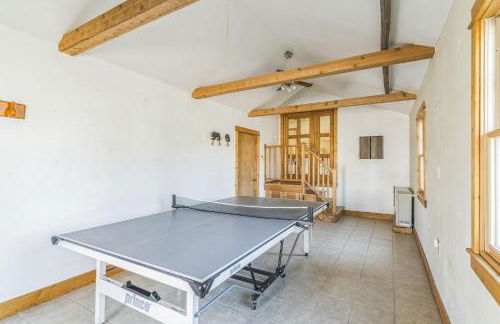 Charming Country 4BR Retreat with Riverfront Views cabin - Foto 8