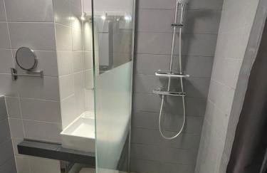 Superbe studio, terrasse, piscine, parking - Photo 17