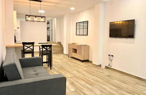 Modern and central independent apartment - Photo 1